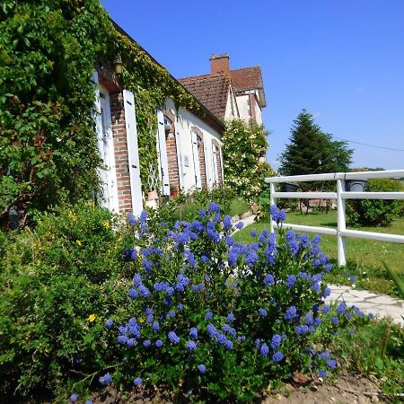 Chambres D'Hotes Les Muscaris Feins-en-Gatinais Екстер'єр фото