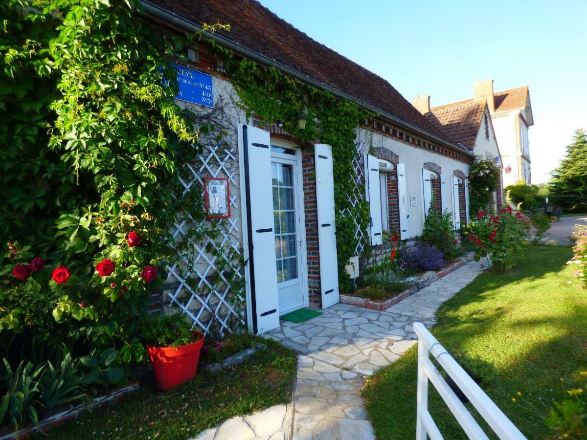 Chambres D'Hotes Les Muscaris Feins-en-Gatinais Екстер'єр фото