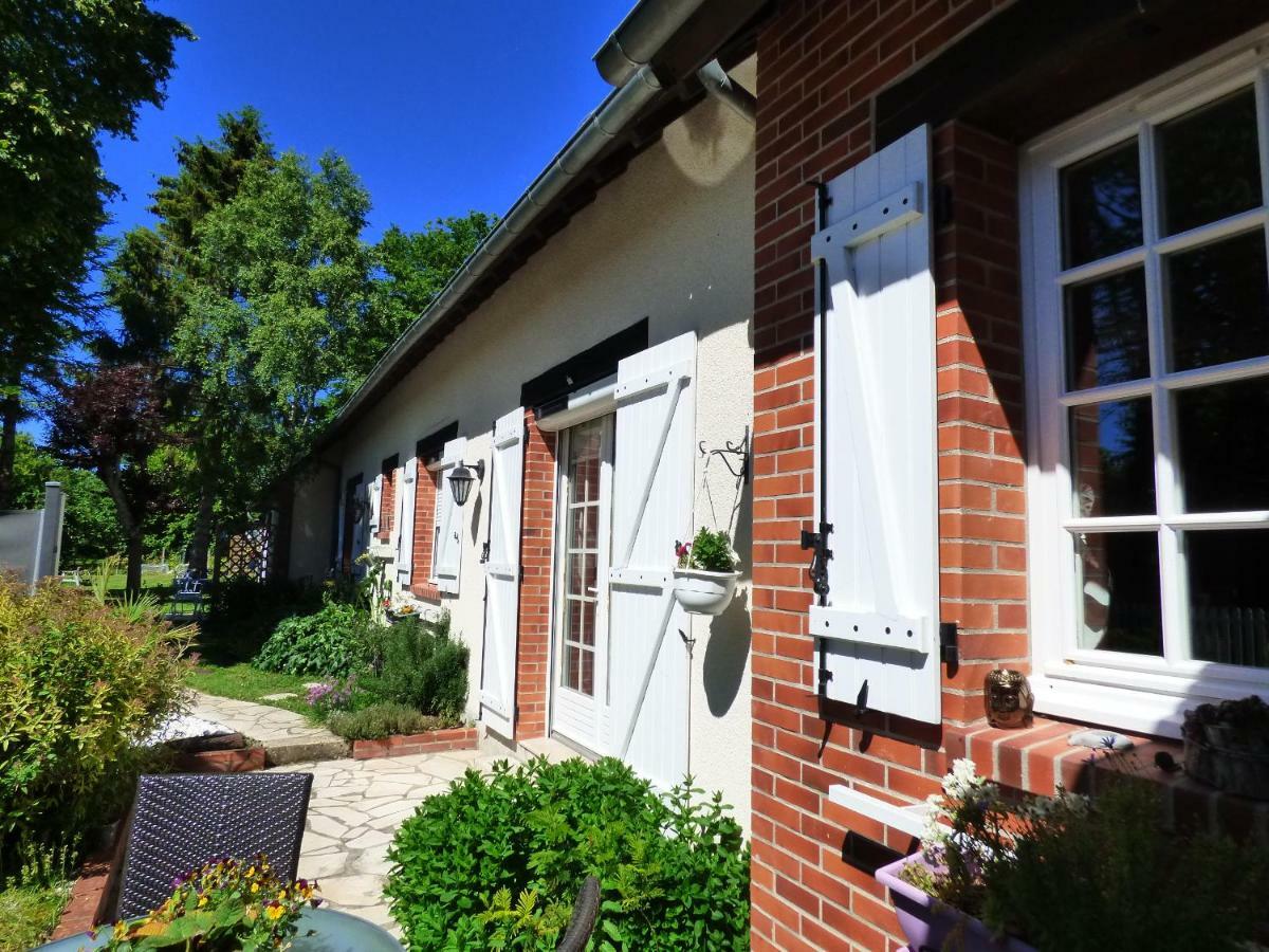 Chambres D'Hotes Les Muscaris Feins-en-Gatinais Екстер'єр фото